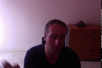 Q-R 48 - CLINTON CONFLIT MONDIAL - N.O.M. INÉVITABLE - REPTILIENS - POLICE AVEC NOUS.