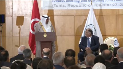 إياد مدني يتندر على "ثلاجة السيسي"