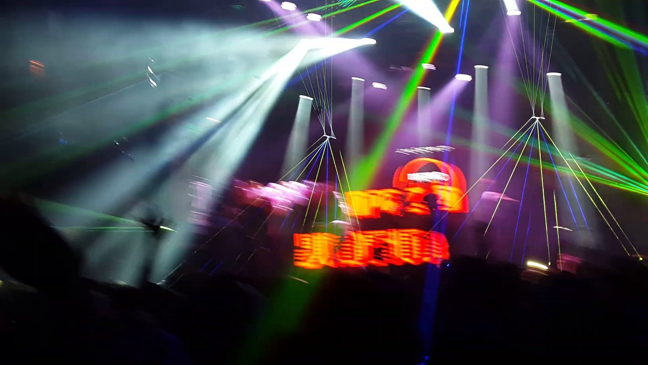 Fiesta Ataque Ochentoso - música + bailarinas + papelitos *DJ ZUKER !!