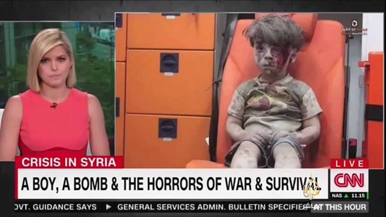 شاهد: بكاء مذيعة أمريكية بسبب مشهد الطفل "عمران"