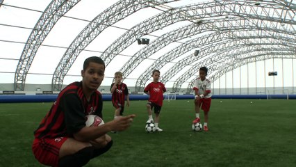 AC Milan Soccer Schools - Lesson 1 - kick Ups