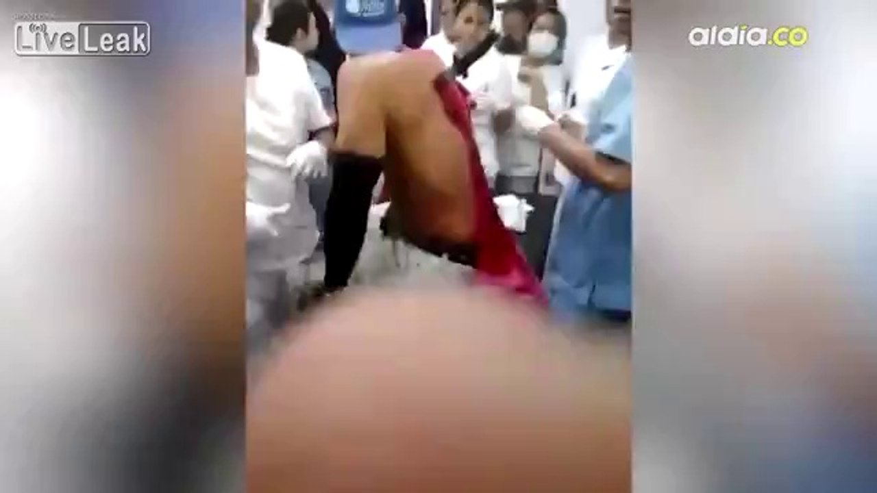Inikah Manusia Paling Tenang di Dunia? Dia Santai Saja Meski Punggungnya. . .