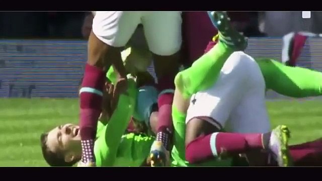 Suicidal Goalkeepers ● Craziest Football Skills