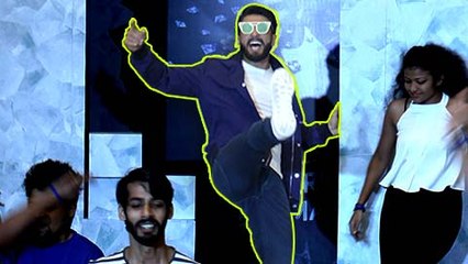 Watch Ranveer Singh ELECTRIFYING Performance At A Mall