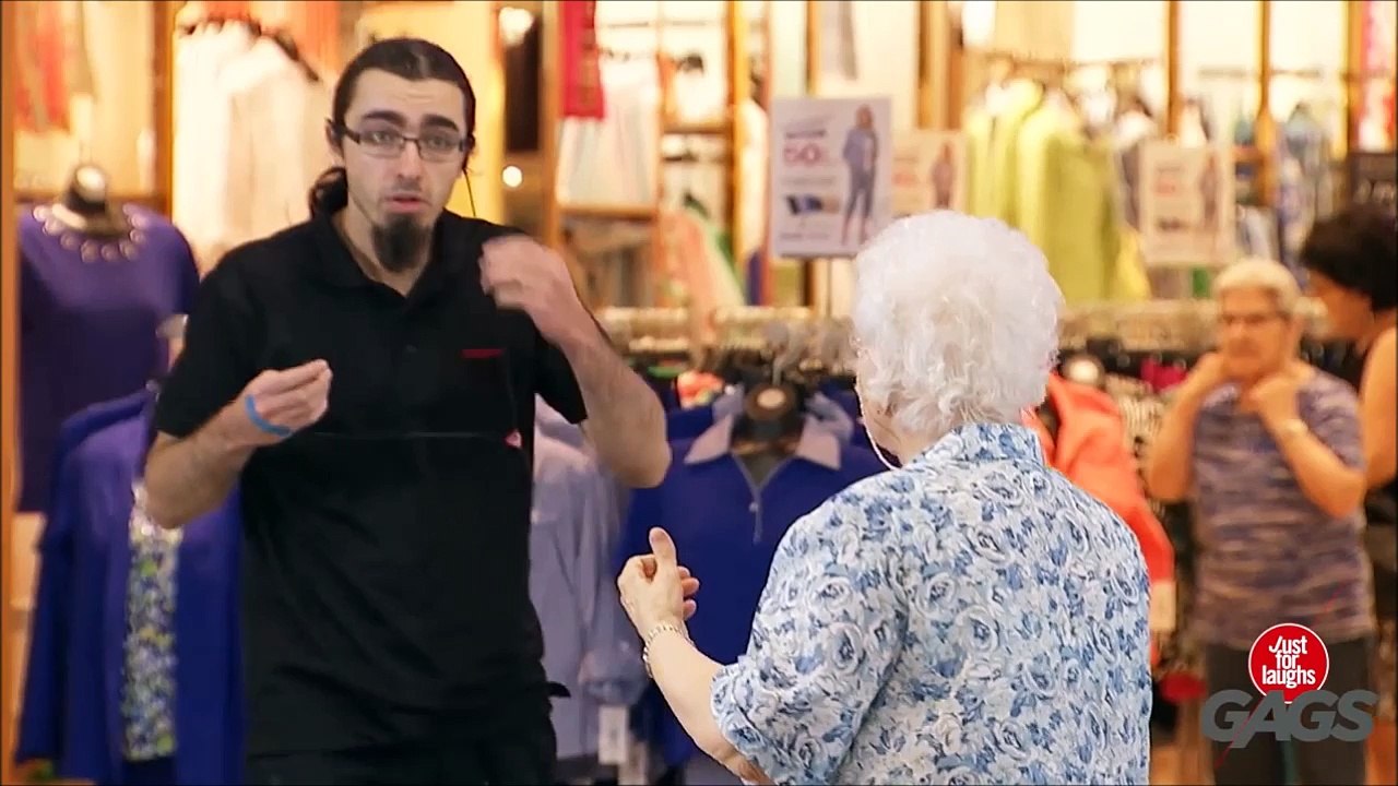 Yaşlı Teyzeye Kamera Şakası