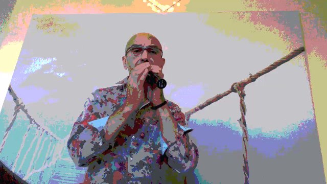 Le Daron chante STAND THE GHETTO. Bernard LAVILLIERS