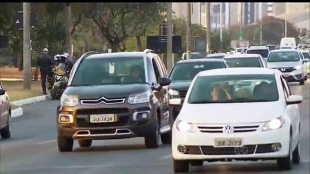 Multas aplicadas por não utilizar farol baixo poderão ser perdoadas
