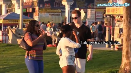 Sokakta Kızlara Ereksiyon Şakası! (Türkçe Altyazı)