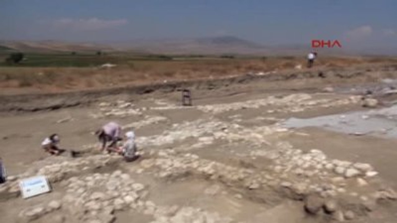 Amasya Oluzhöyük'te 1600 Yıllık Ateş Tapınağı Gün Yüzüne Çıkarıldı