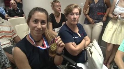 İzmir CHP'li Vekiller: Öğrenciler Kendi Okullarına Dönsün