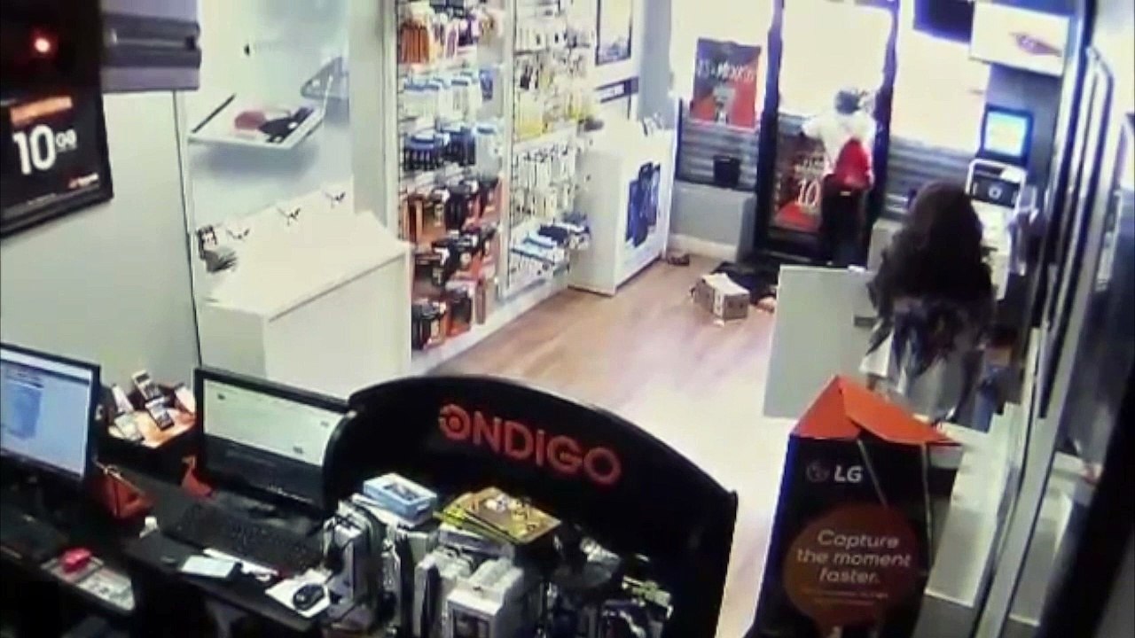 Deux voleurs se font enfermer dans le magasin qu'ils cambriolent