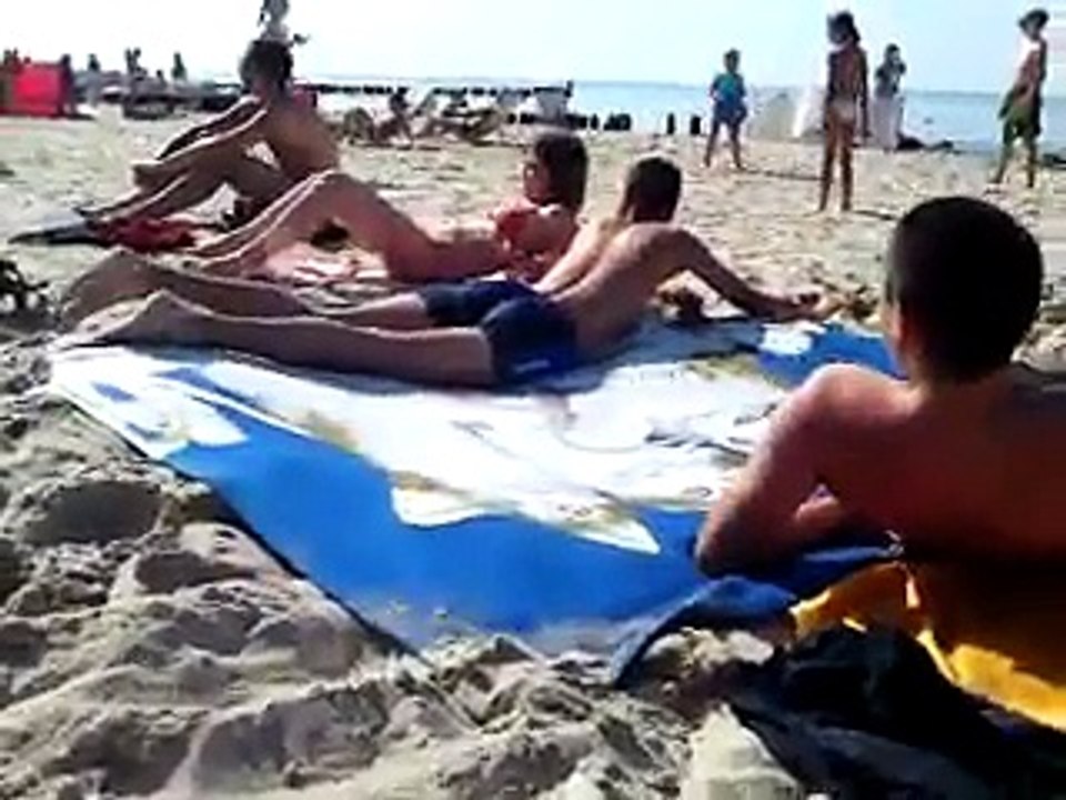 Blague énorme à faire à tes potes à la plage
