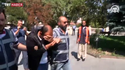 Yaşlı kadının parmağını kırarak yüzüğünü ve küpelerini gasbeden zanlı yakalandı
