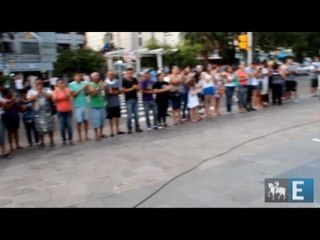 Centenas abraçam hospital de Santa Maria em solidariedade aos feridos