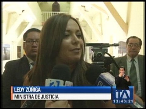 Lady Zuñiga habló sobre contrato de brazalestes electrónicos