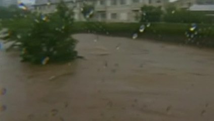 Varios heridos deja el tifón que azota a Japón