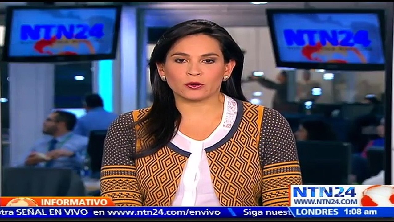 Reaparece viuda del cabecilla de las FARC alias Manuel Marulanda en una fotografía junto a dos militares armados