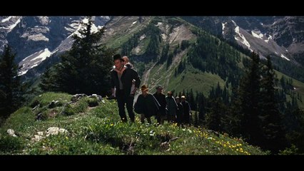 Cast of The Sound Of Music - Climb Every Mountain (reprise) & Credits [Video]