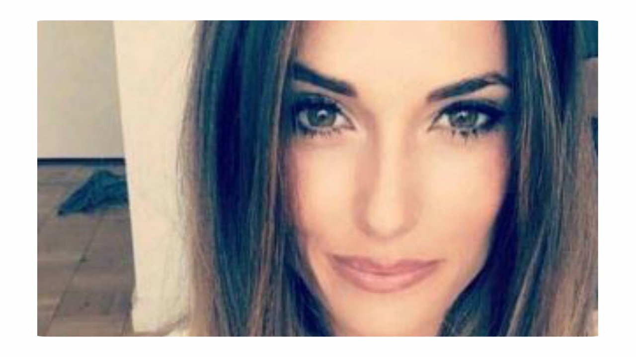 Capucine Anav sans maquillage, elle est sublime !