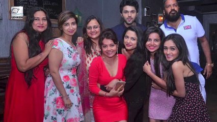 Télécharger la video: Gopi Bahu's BIRTHDAY BASH | Devoleena Bhattacharjee | Saath Nibhana Saathiya