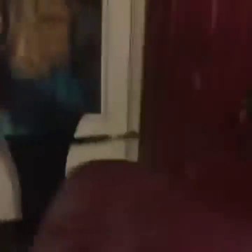 Un homme infidèle piégé par ses deux petites amies...