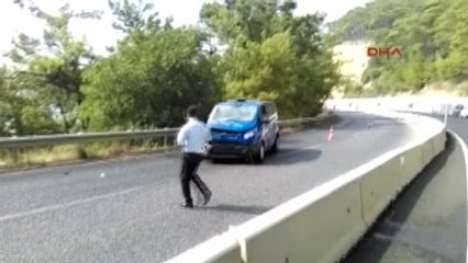 Antalya'da Askeri Araca Saldırı 3 Yaralı-2