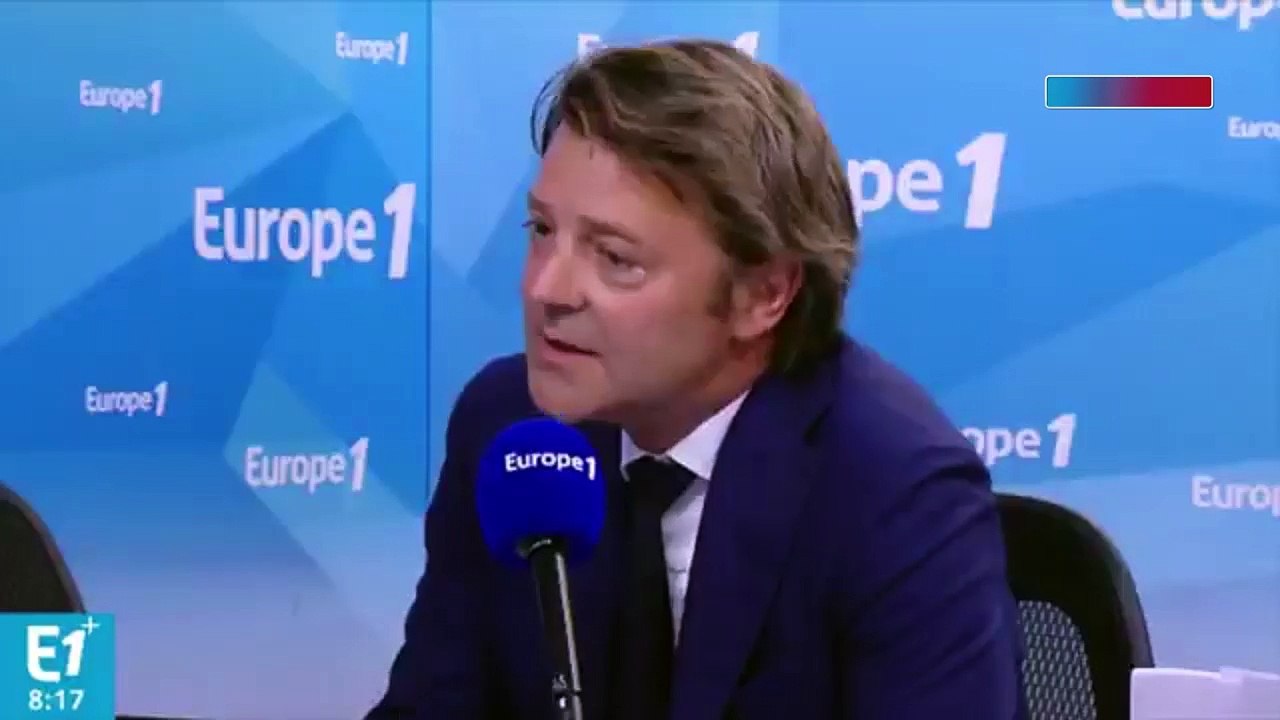 "Identité heureuse" : François Baroin taille Alain Juppé