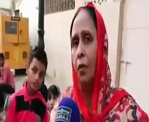 Nine Zero mein Moujood Khawateene Altaf Hussain se La Taluki ka Elaan Kardiya