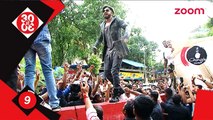 Ranveer Singh Entertains His Fans With His Drama At An Even-Bollywood News-#TMT