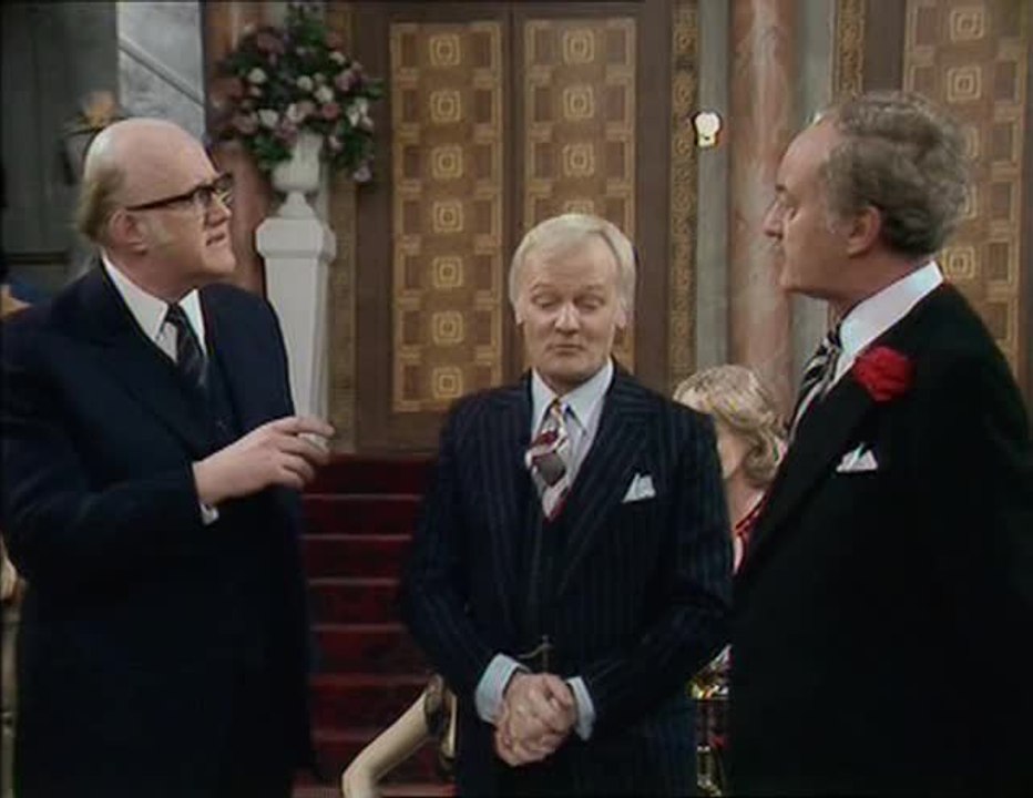 Are You Being Served - S 8 E 4 - Sit Out