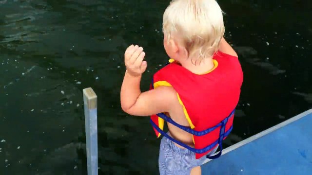 Adorable Kid Has Cute Way Of Counting