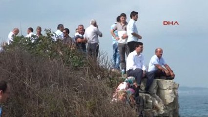 Kocaeli Dev Dalgaların Yuttuğu Babanın Cesedi Bulundu, Oğulu Arama Çalışmaları Sürüyor