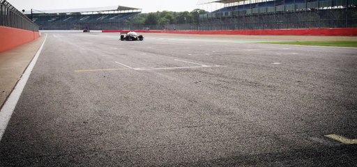 La “DevBot” entre en piste - Voiture de course autonome sans pilote