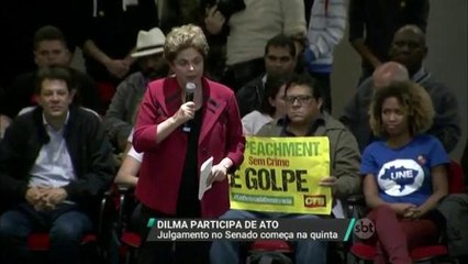 Presidente afastada participa de ato contra o impeachment em São Paulo