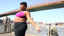 (1) Ronde et fière, cette prof de yoga décomplexe les femmes grosses : « Je suis grosse et je kiffe le yoga »