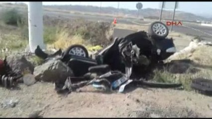 İzmir Tatil Yolunda Kaza: 1 Ölü, 1'i Bebek 2 Yaralı