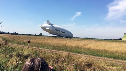 В Британии разбился самый большой в мире дирижабль