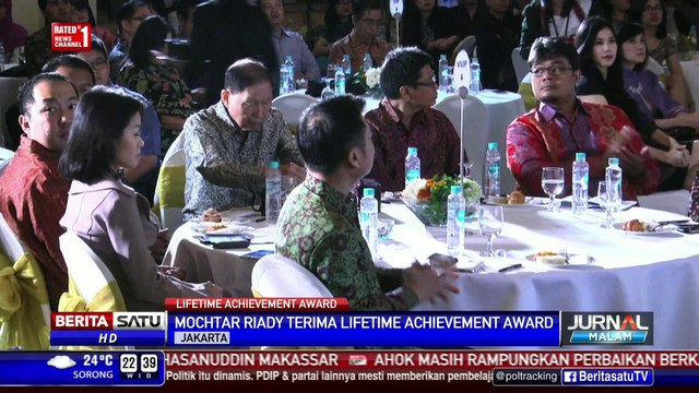 Mochtar Riady Terima Lifetime Achievement Award Bidang Bisnis