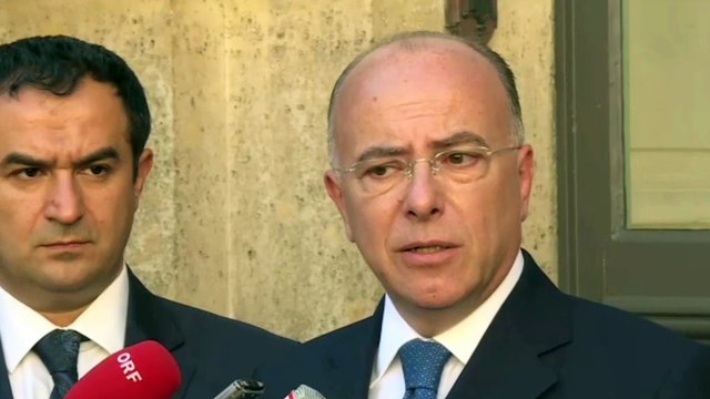 Burkini : Cazeneuve met en garde contre les stigmatisations