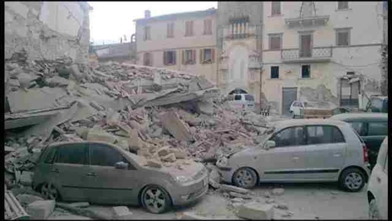 Cerca de una veintena de muertos tras el terremoto que ha sacudido el centro de Italia