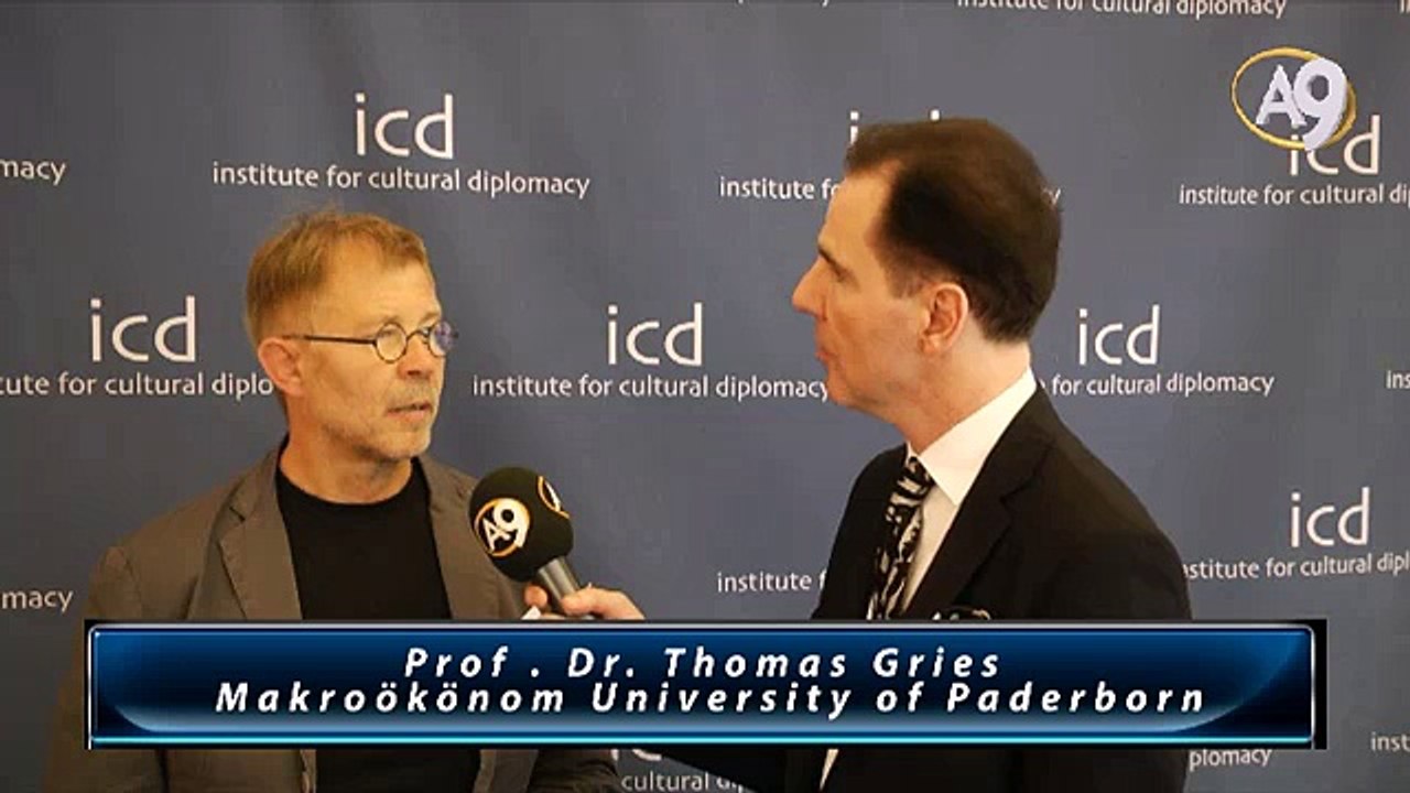 Prof . Dr. Thomas Gries Makrookonom University...