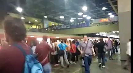 Así fue la protesta de estudiantes en Plaza Venezuela a favor de la marcha el 1S