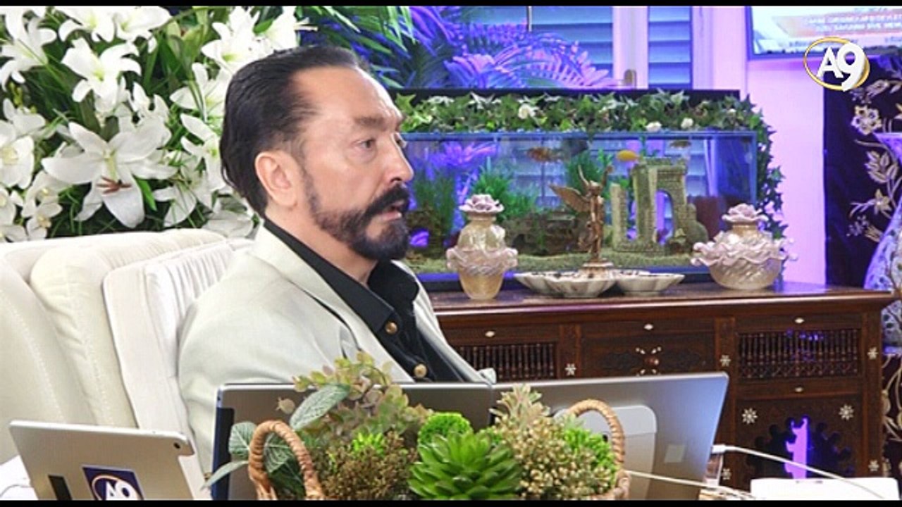 Darbe girişimi gecesi ilk açıklamayı yapan Adnan Oktar darbecileri moral olarak çökertti.