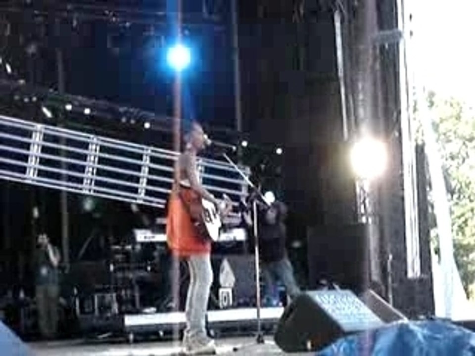 Ayo - Down on my knees - Les vieilles charrues 2007