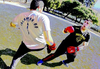 Taekwondo con el Tema Practicando Taekwondo (Esperando al principito)