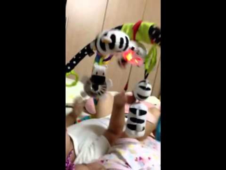 Hai anh em chơi cùng nhau Rio  23 tháng Cherry 3 tháng