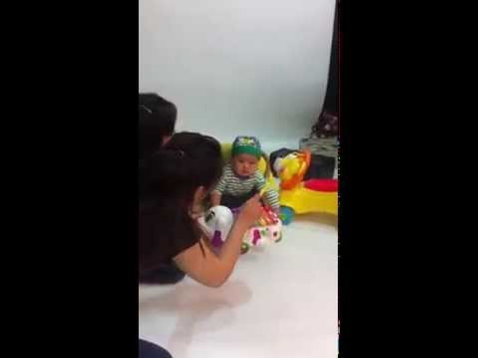 behind the scenes Rio chụp hình báo mẹ và bé 1 18052012   MOV