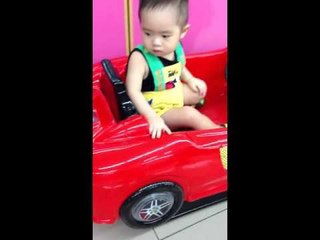 Bí bo bí bo Rio tập lái ôtô