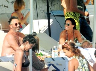 Sinan Akçıl, Cem'in Evinden Fotoğraf Paylaşan Ebru'yu Mesaj Yağmuruna Tuttu