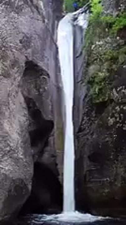 Şelaleden atlamak
